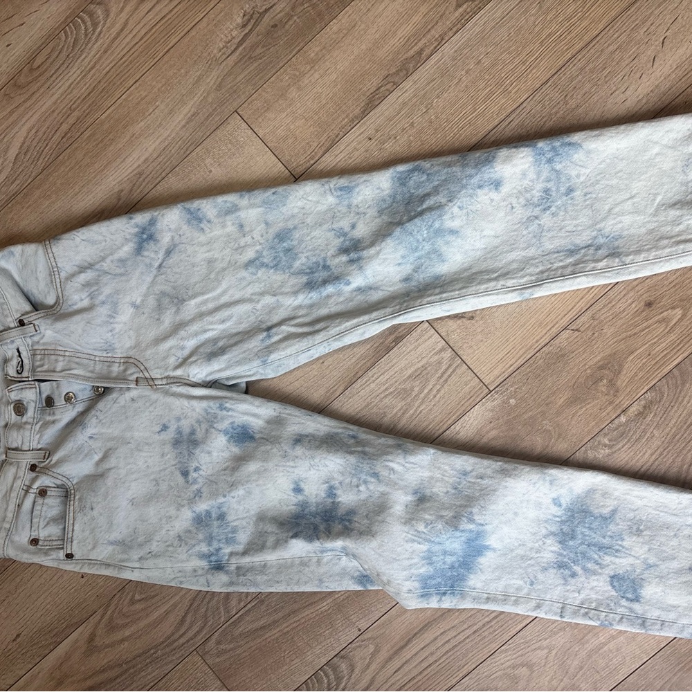 Tie-Dye Levi’s